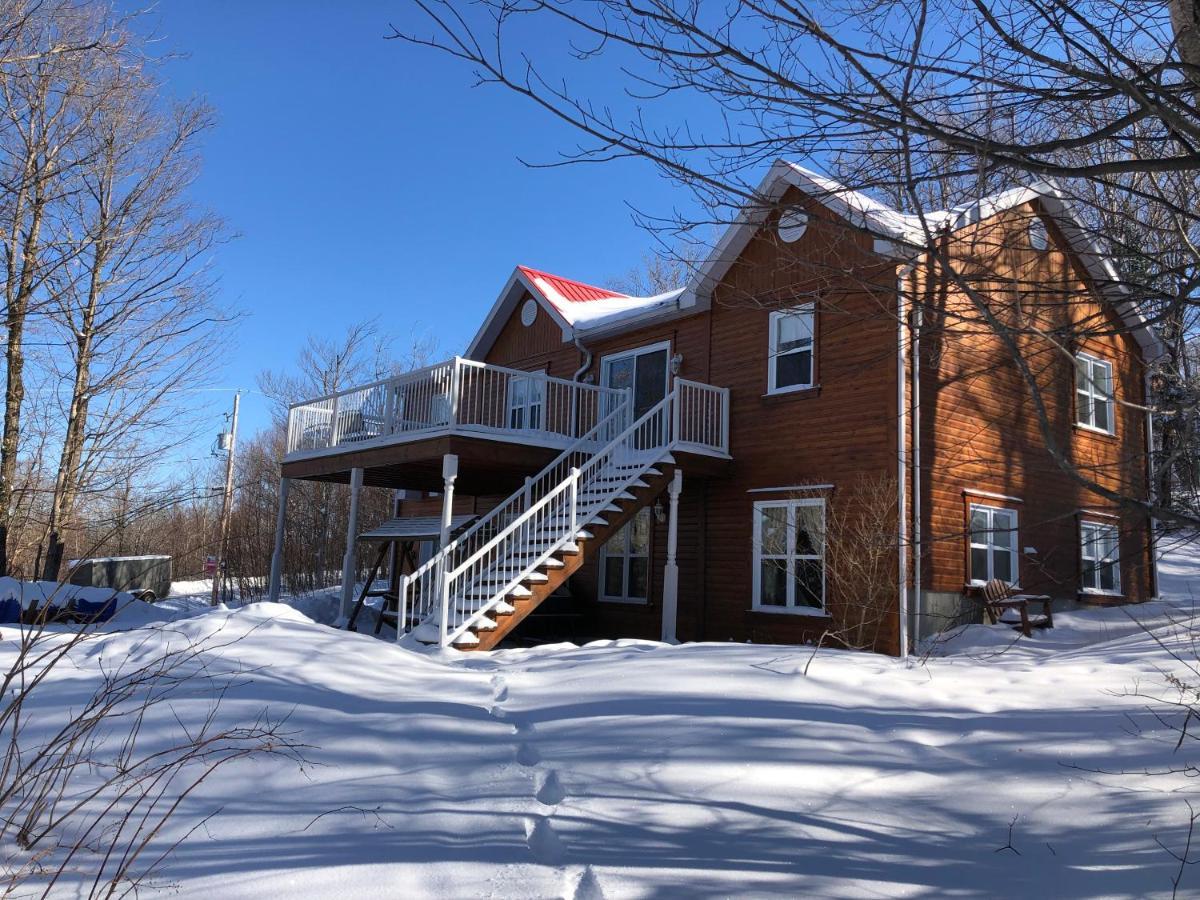 Domaine Des Montagnais Vila Notre-Dame-Des-Bois Exterior foto