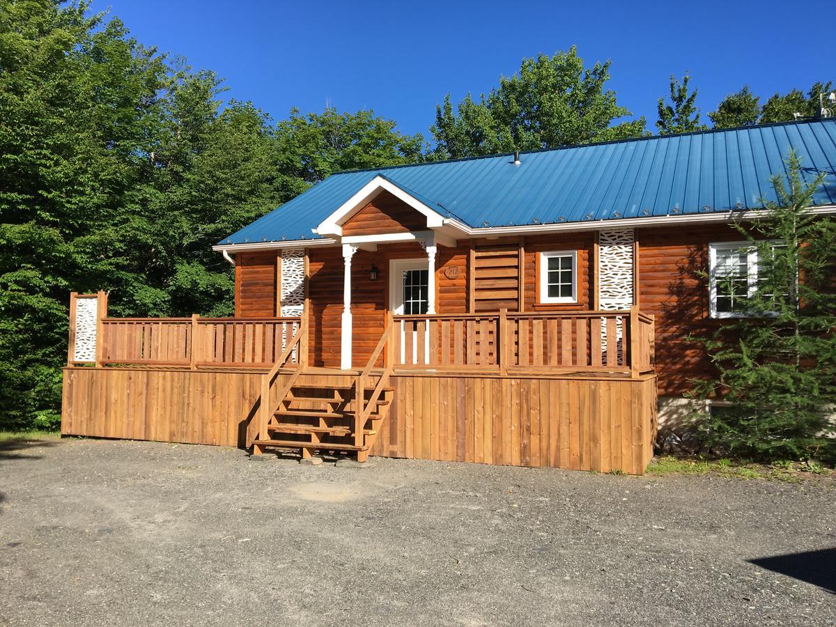 Domaine Des Montagnais Vila Notre-Dame-Des-Bois Exterior foto