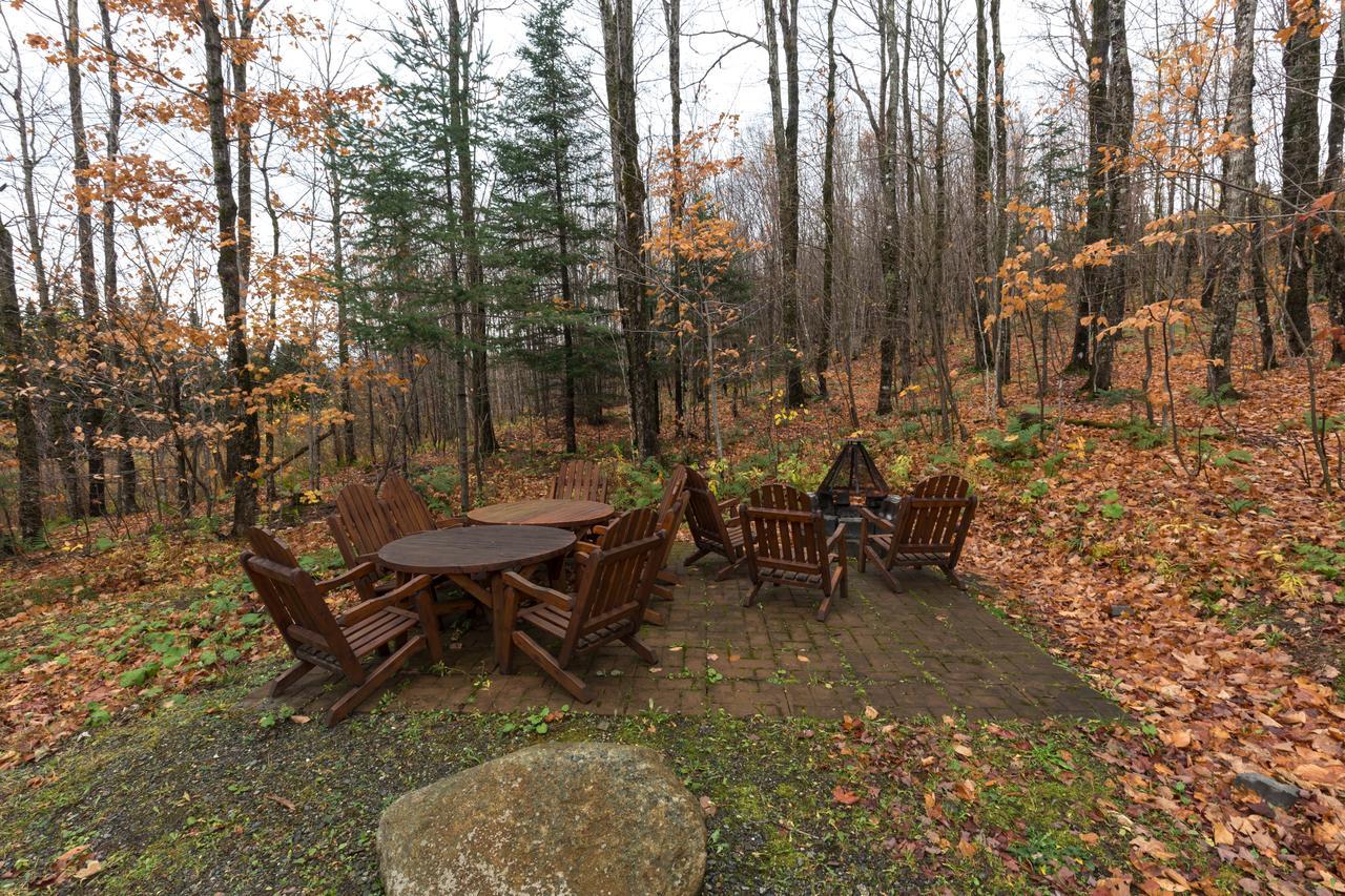 Domaine Des Montagnais Vila Notre-Dame-Des-Bois Exterior foto